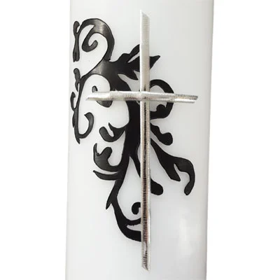 Trauerkerze mit Ornament und silberfarbenem Kreuz